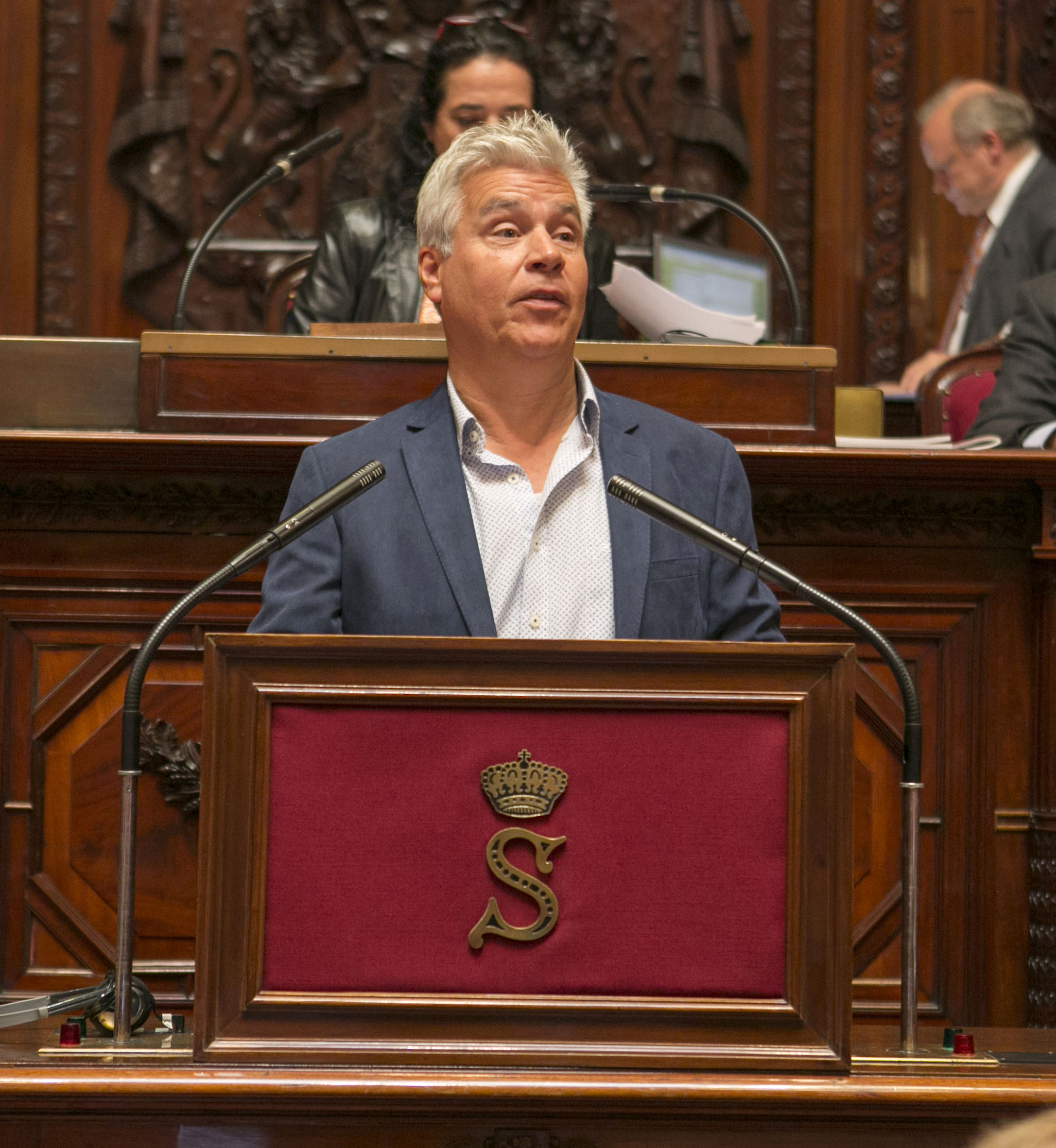  Nieuwe senator: Lionel Bajart - Overlijden van oud-senatoren