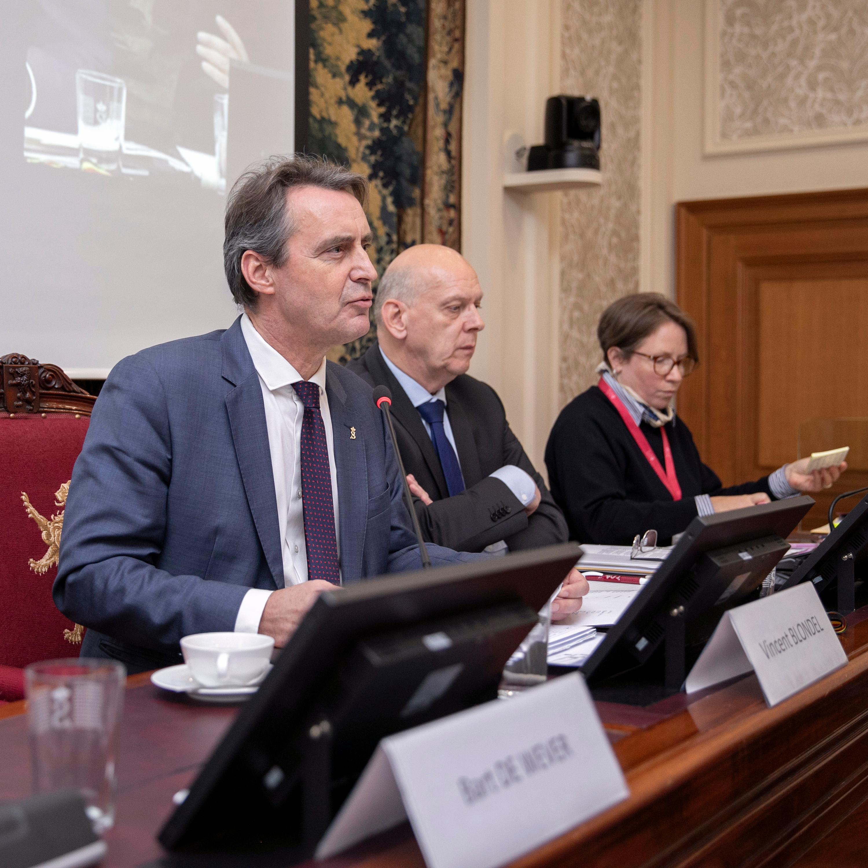  Grondwetsherziening besproken in de Commissie Institutionele Aangelegenheden