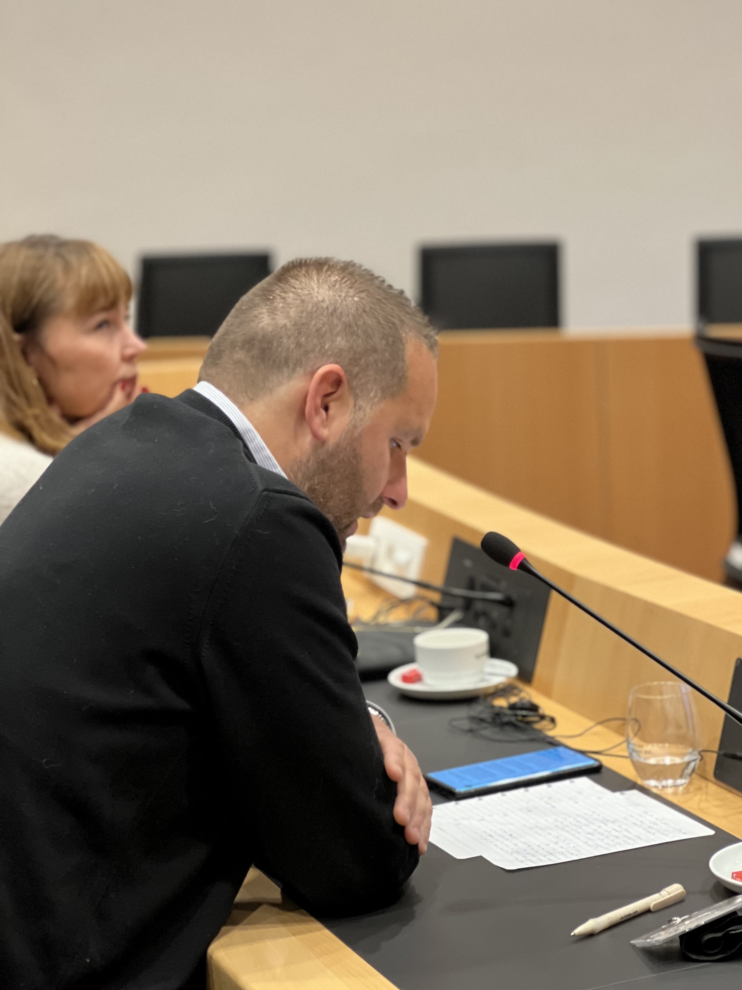  Échange de vues avec le premier ministre sur différents sommets européens et internationaux