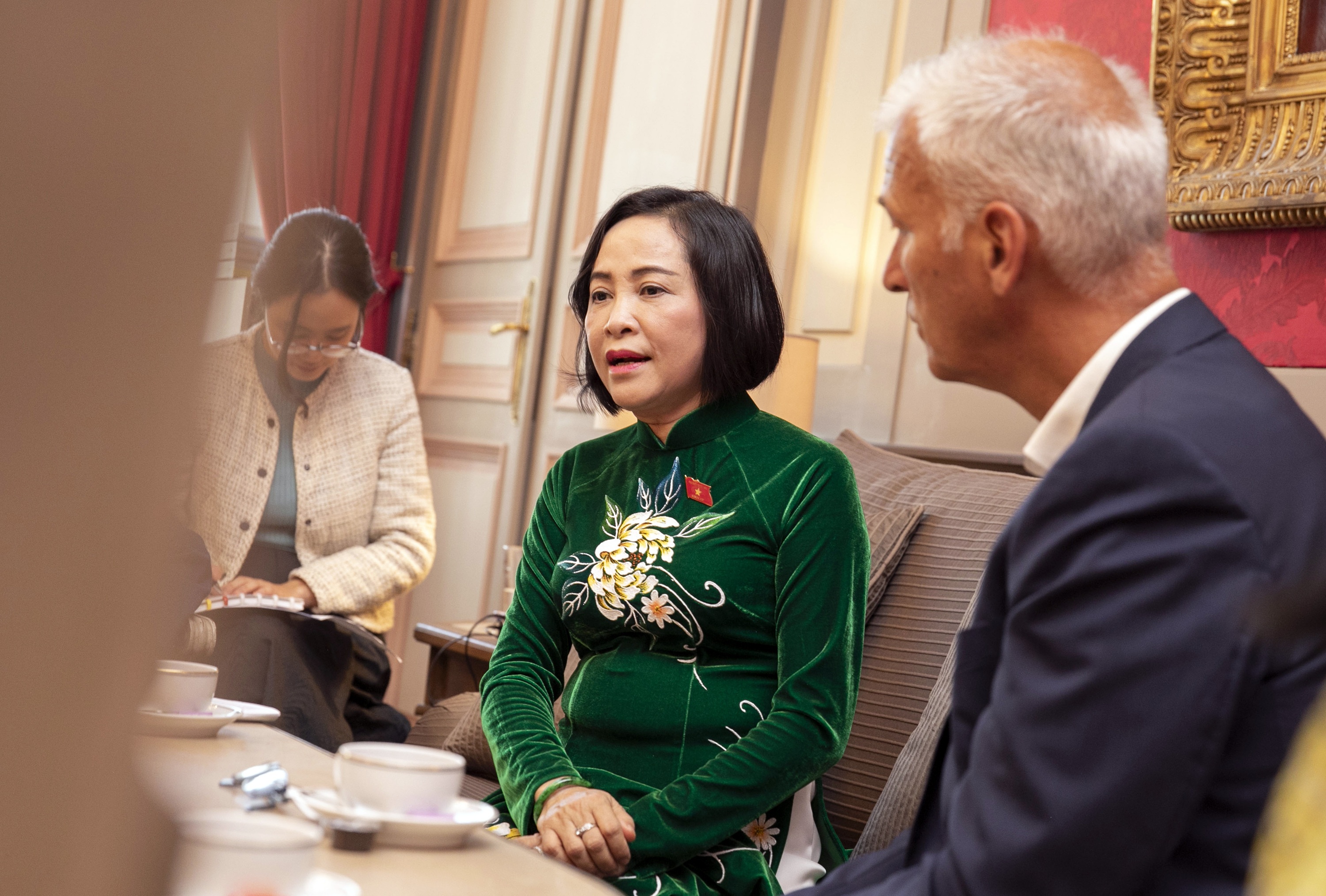  Bezoek van een Vietnamese parlementaire delegatie
