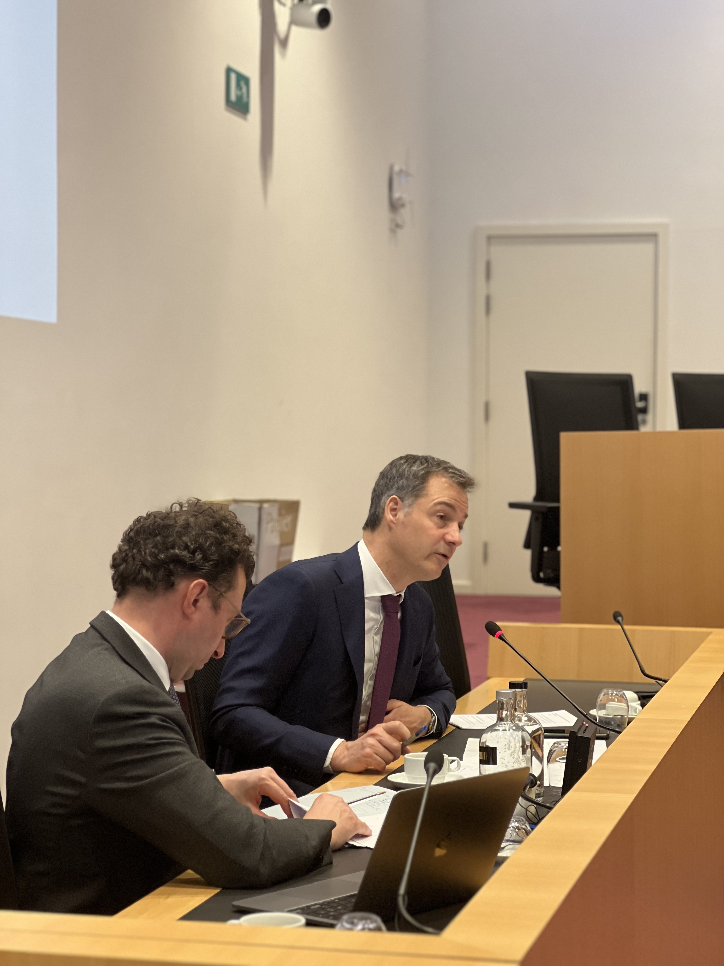 Gedachtewisseling met de premier over de vergaderingen van de Europese Raad
