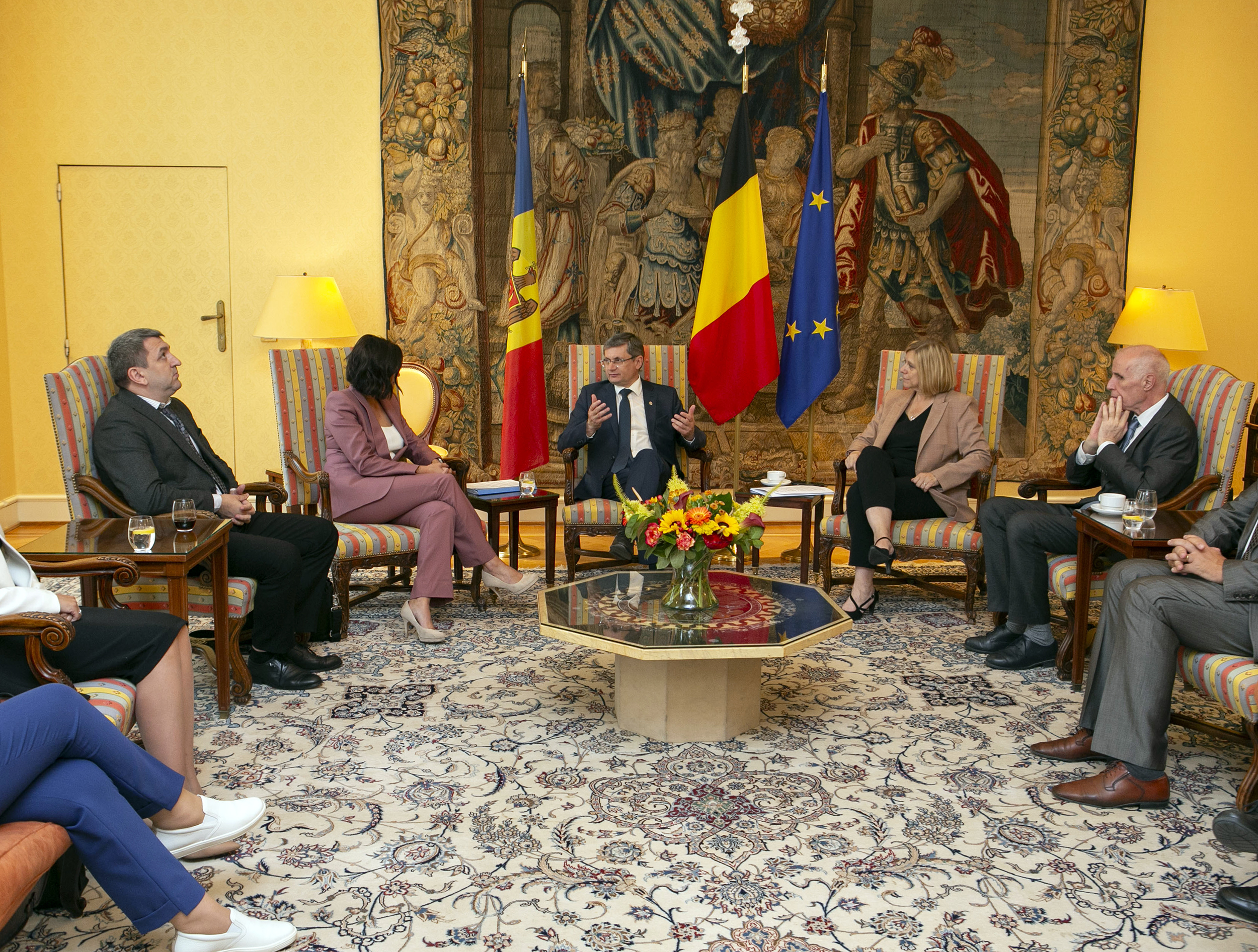  Bezoek van de voorzitter van het parlement van Moldavië