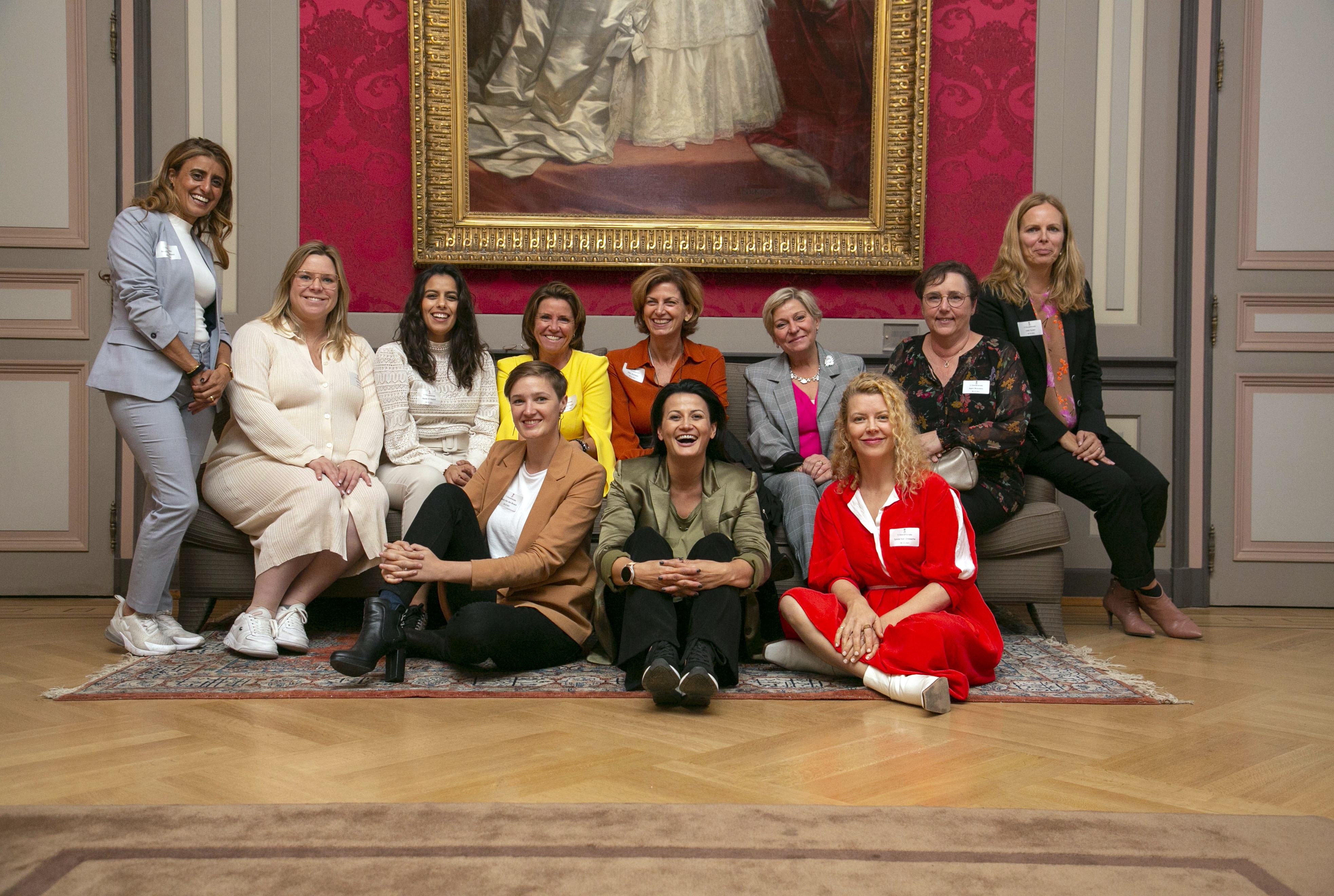  T-time@senate : vrouwelijke ondernemers debatteren