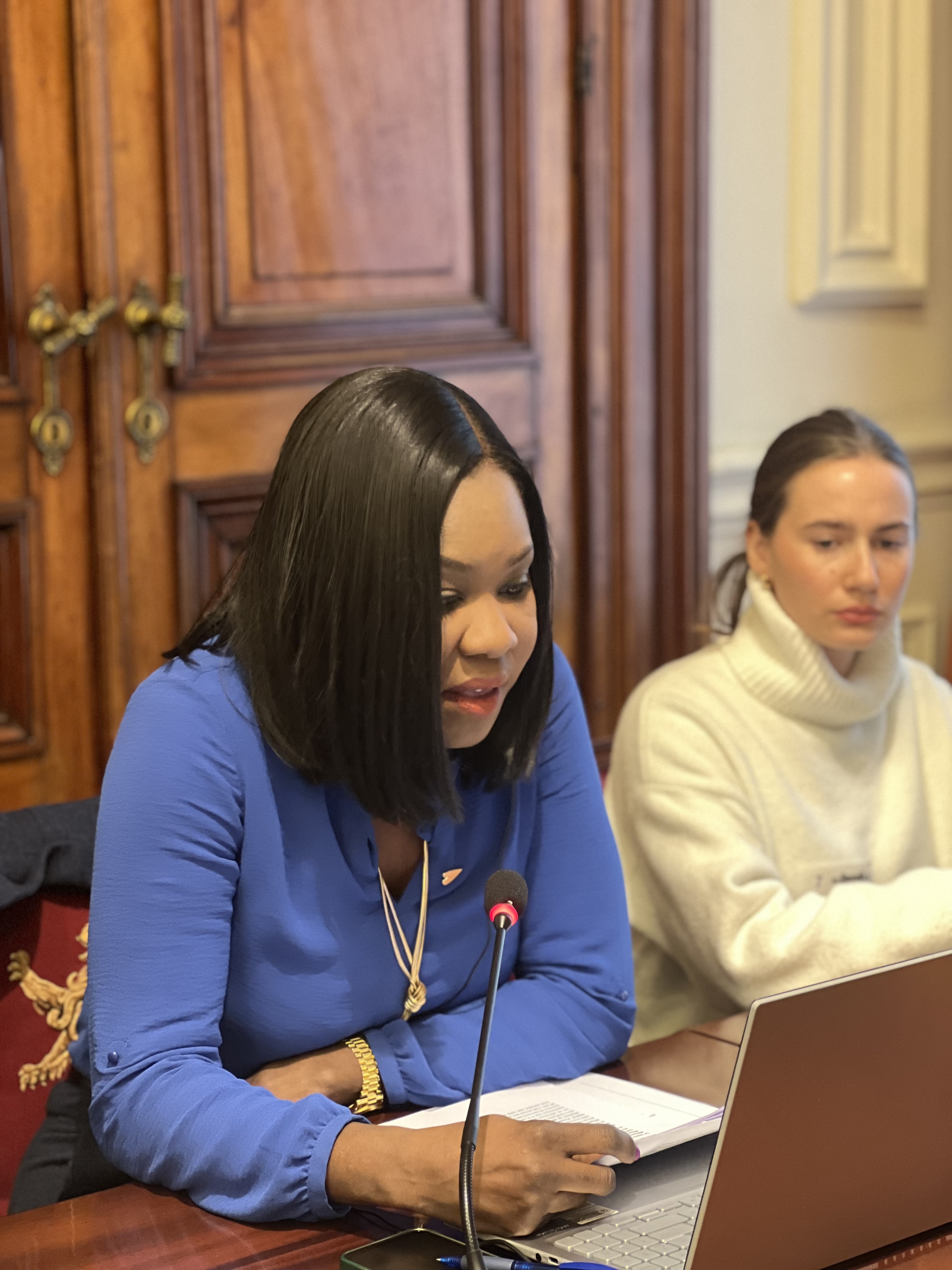  De commissie bespreekt de gendergelijkheid in de sport
