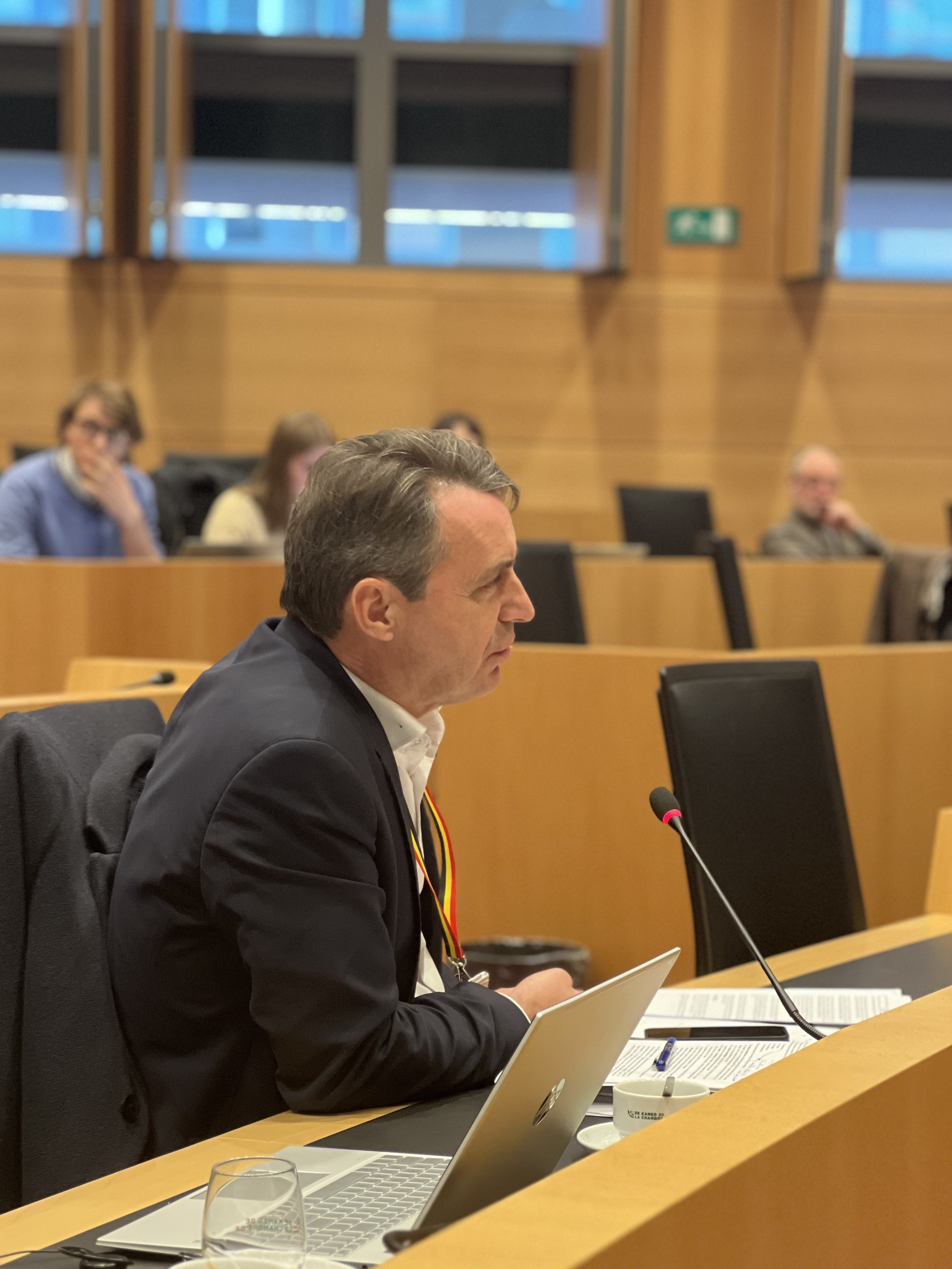  Échange de vues avec le premier ministre sur différents sommets européens et internationaux