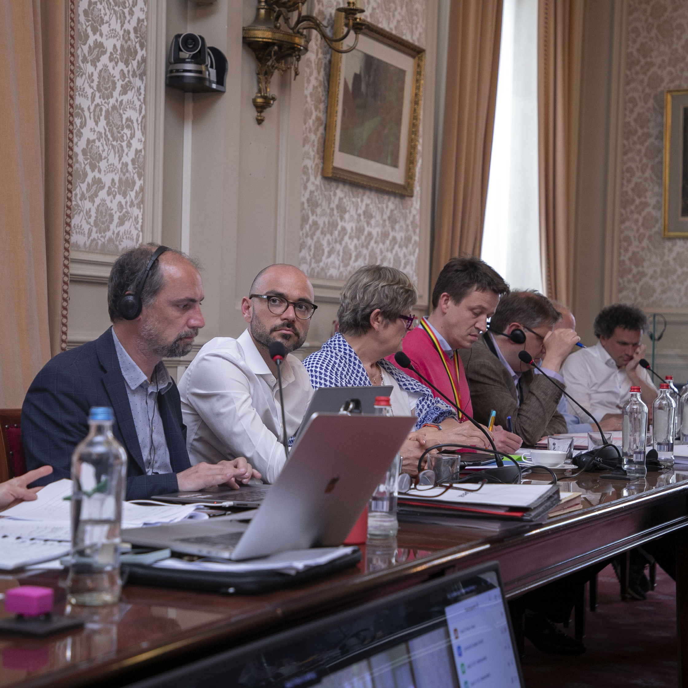  Verklaring tot herziening van de Grondwet besproken in commissie