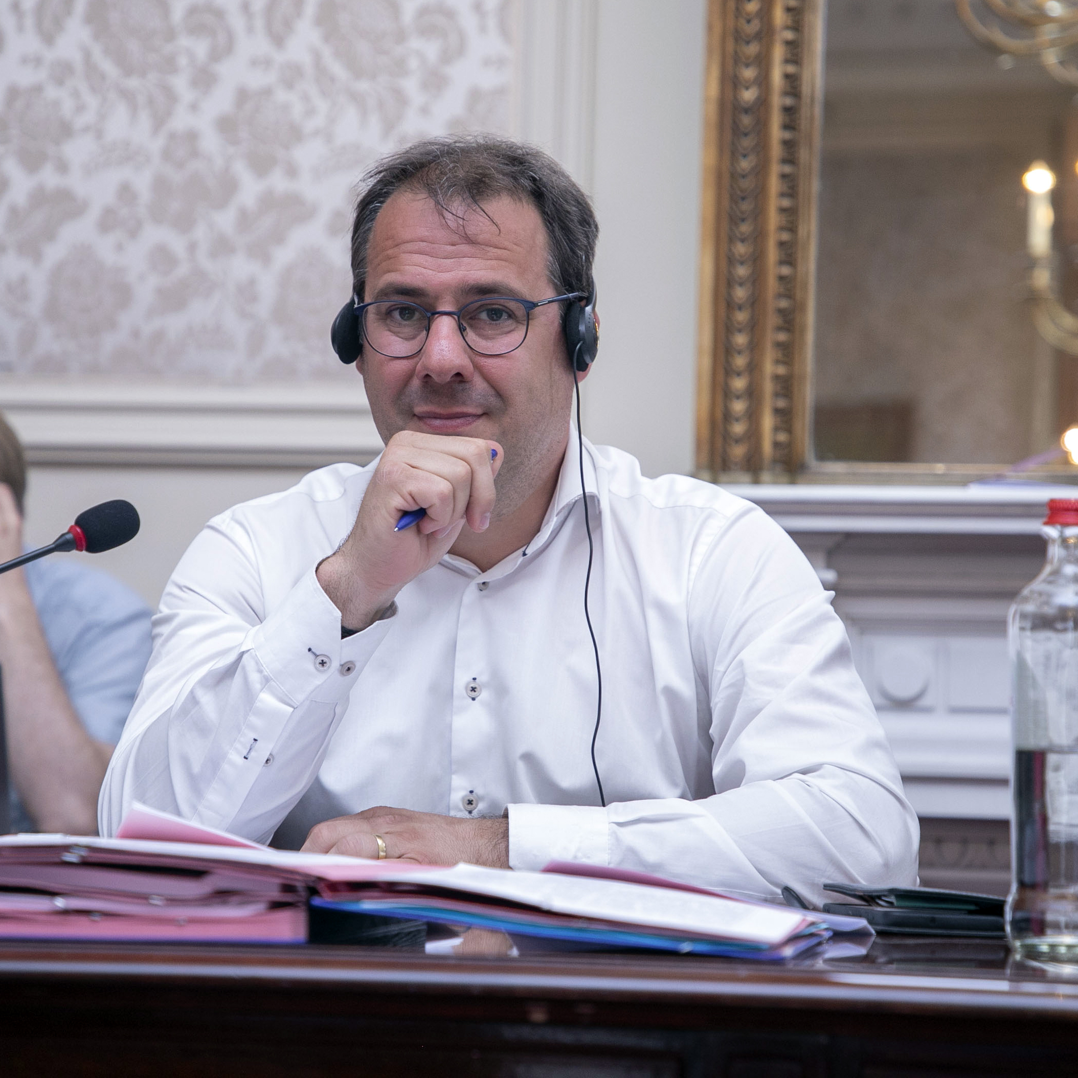  Verklaring tot herziening van de Grondwet besproken in commissie