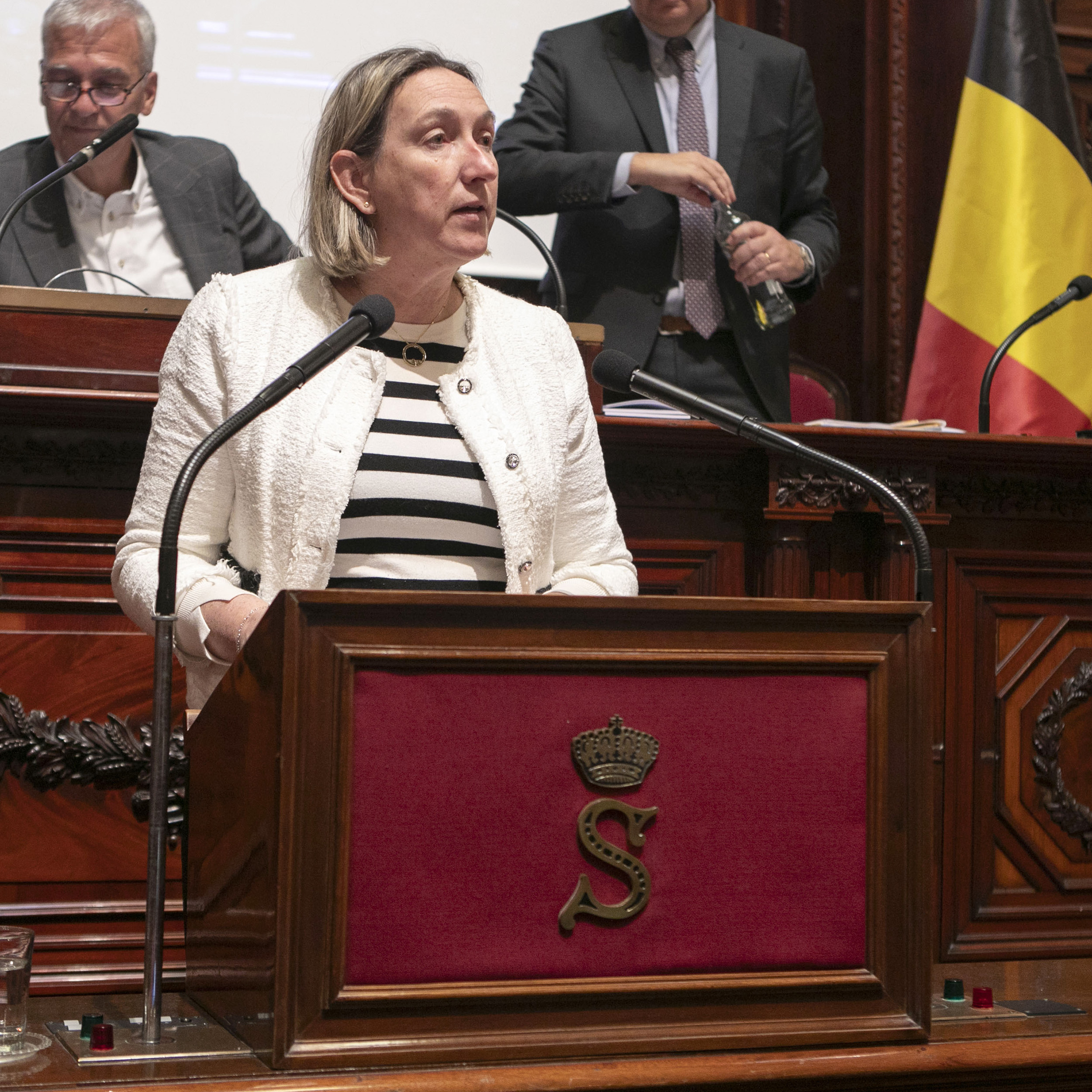 De Senaat keurt het informatieverslag goed over de ideologische en filosofische alarmbelprocedure