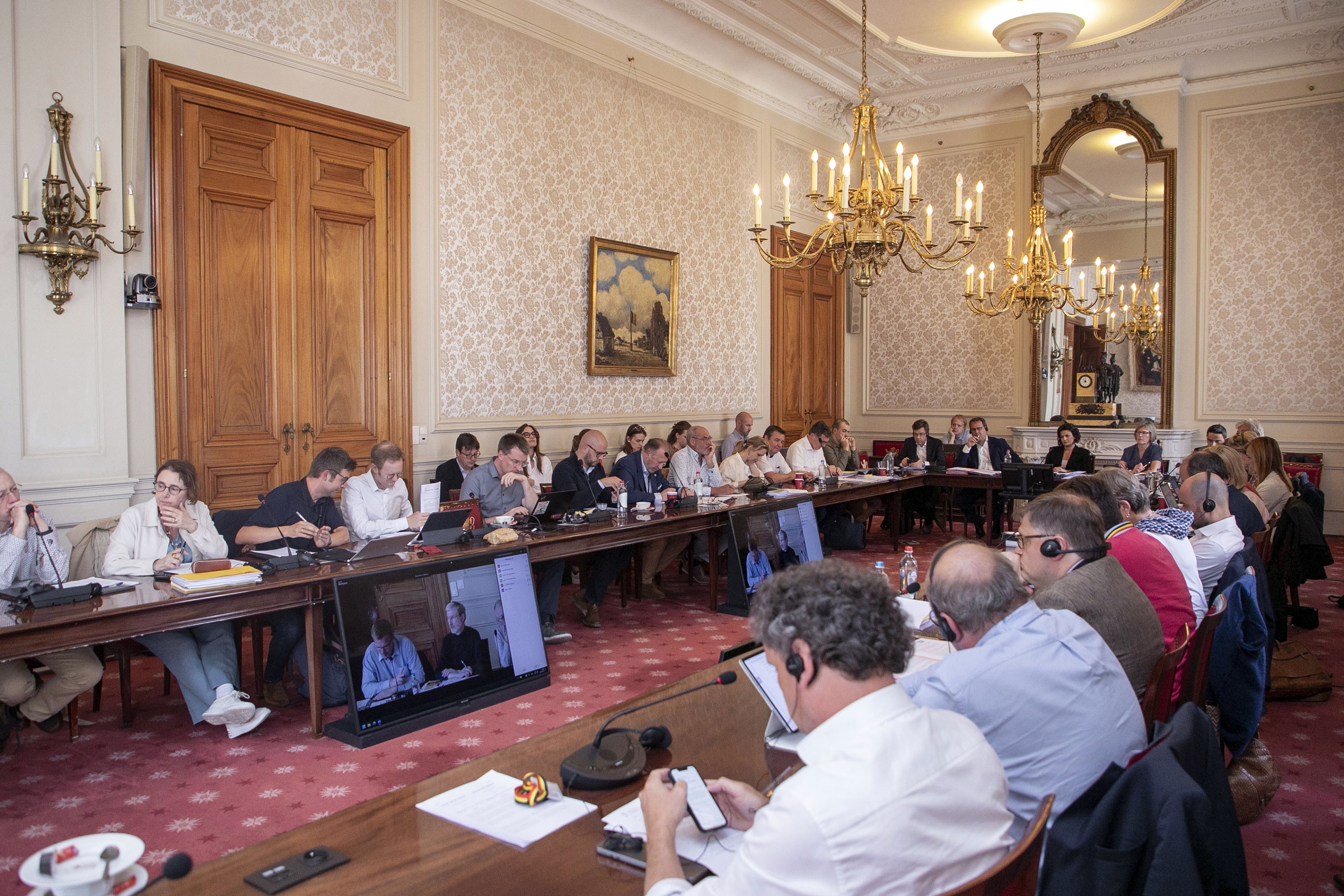  Verklaring tot herziening van de Grondwet besproken in commissie