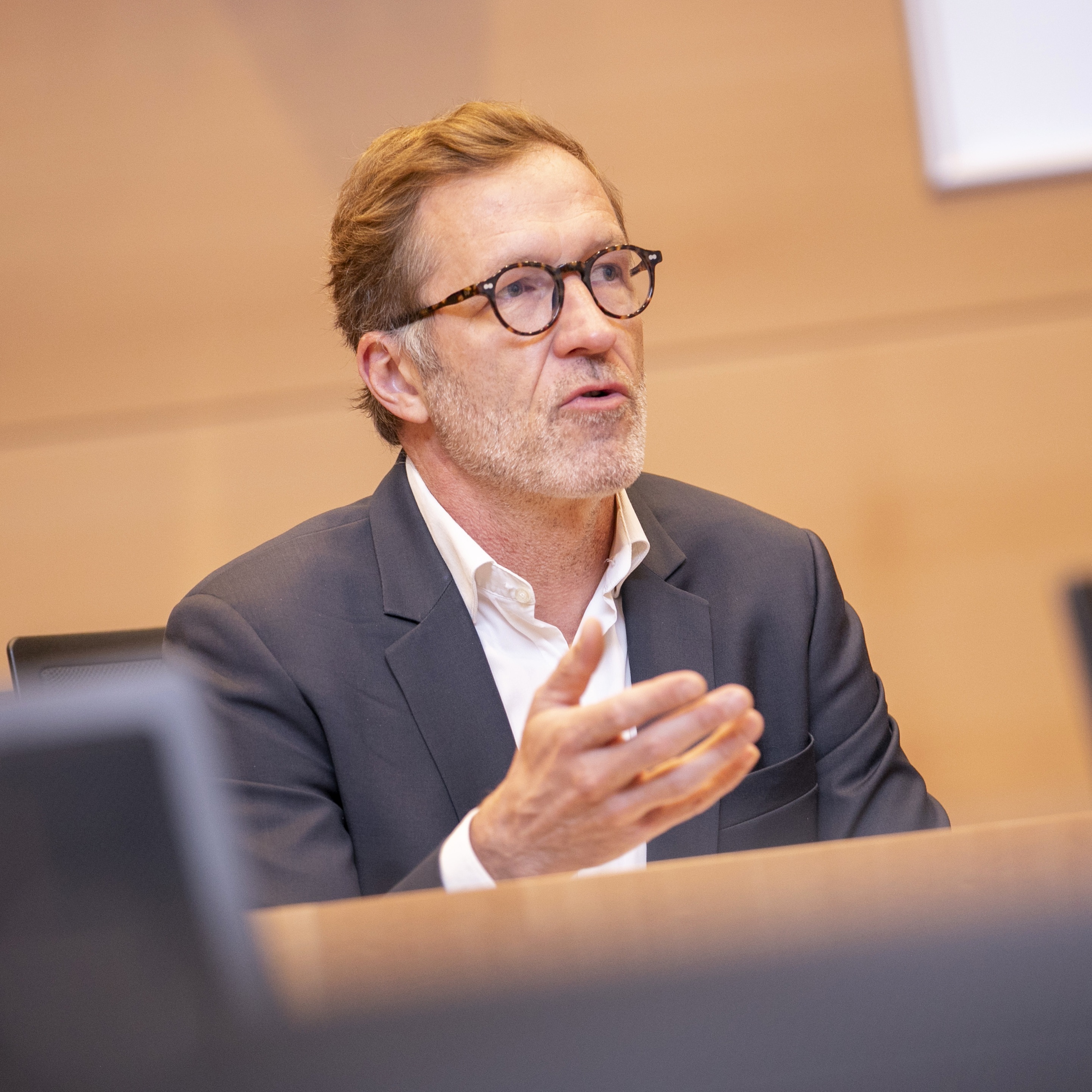  Gedachtewisseling met de premier over verschillende Europese toppen