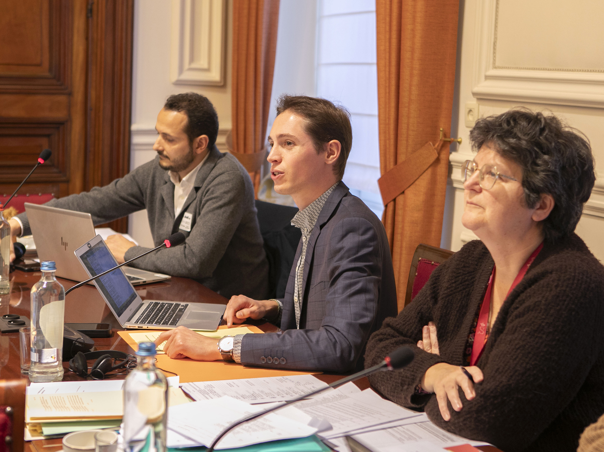  Hoorzitting over buitenlandse inmenging die de democratische rechtsstaat ondermijnt