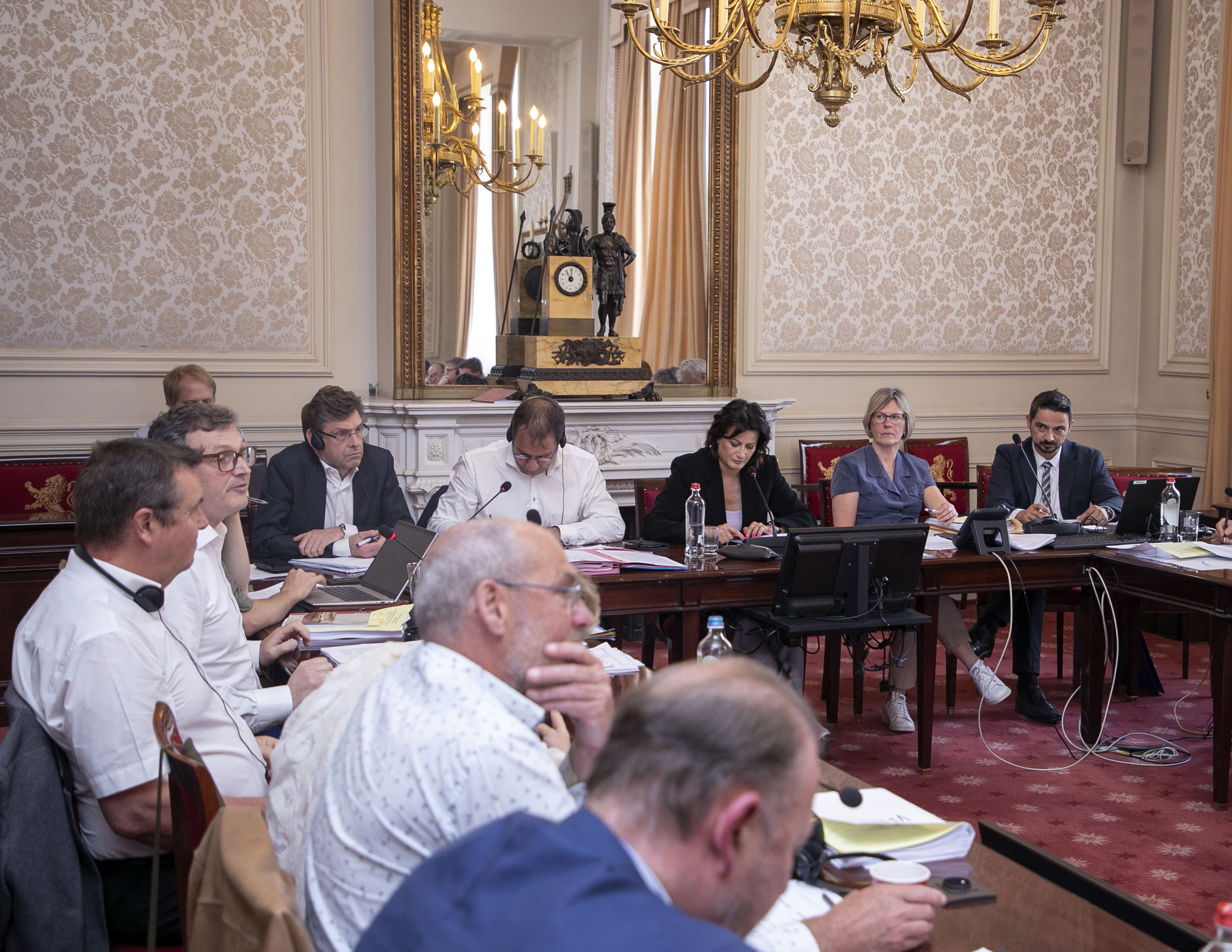  Verklaring tot herziening van de Grondwet besproken in commissie