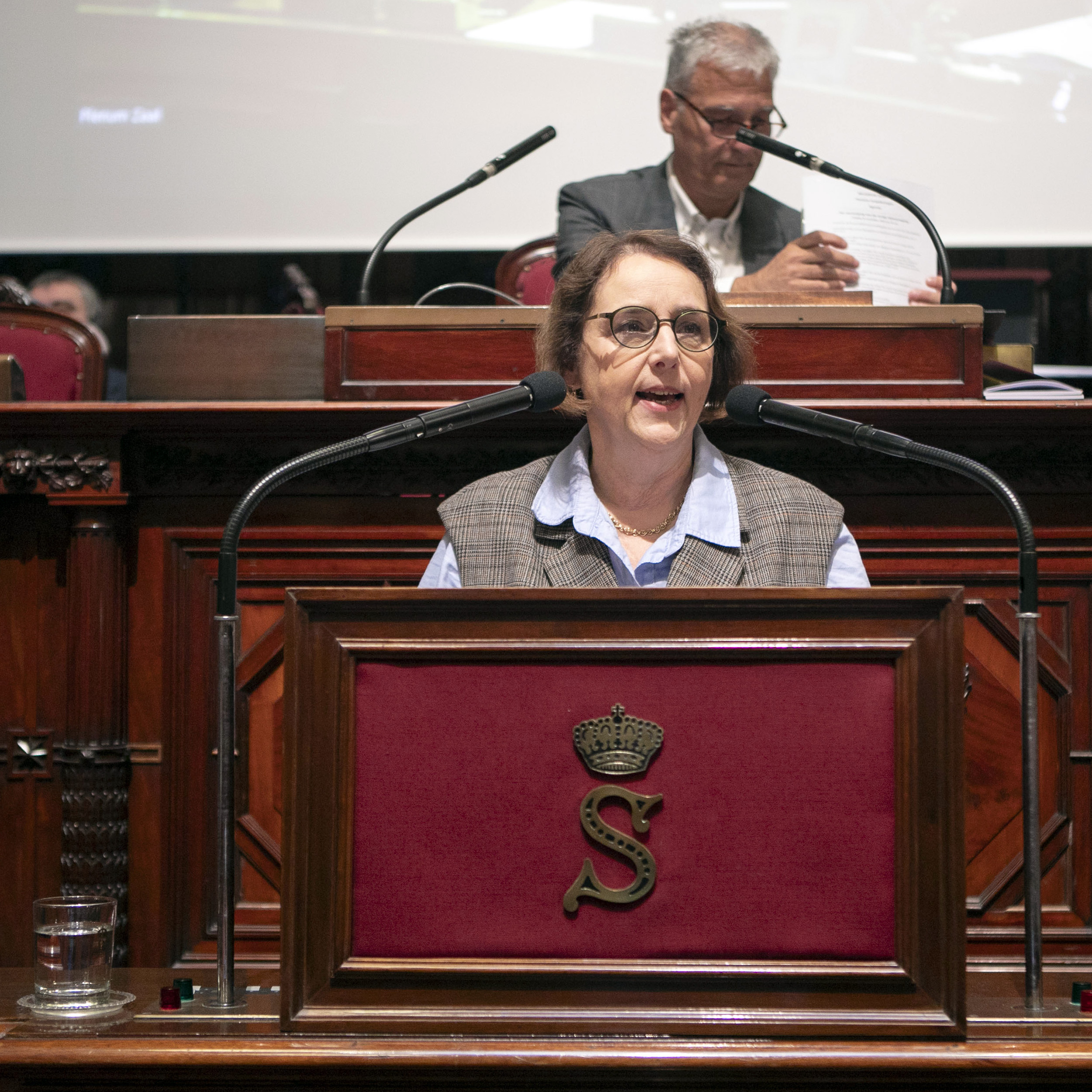  De Senaat keurt het informatieverslag goed over de ideologische en filosofische alarmbelprocedure