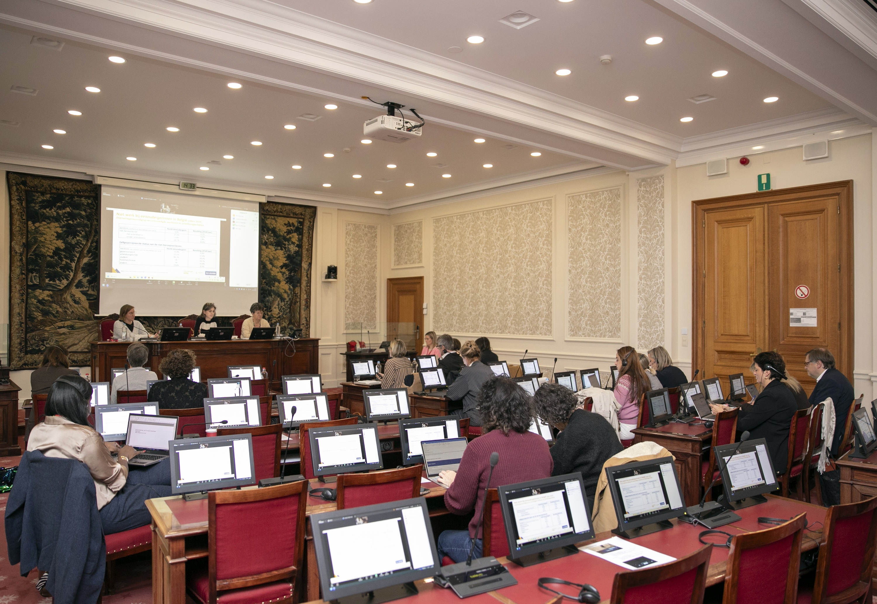  Hoorzitting over beroepsintegratie van alleenstaande ouder op de arbeidsmarkt