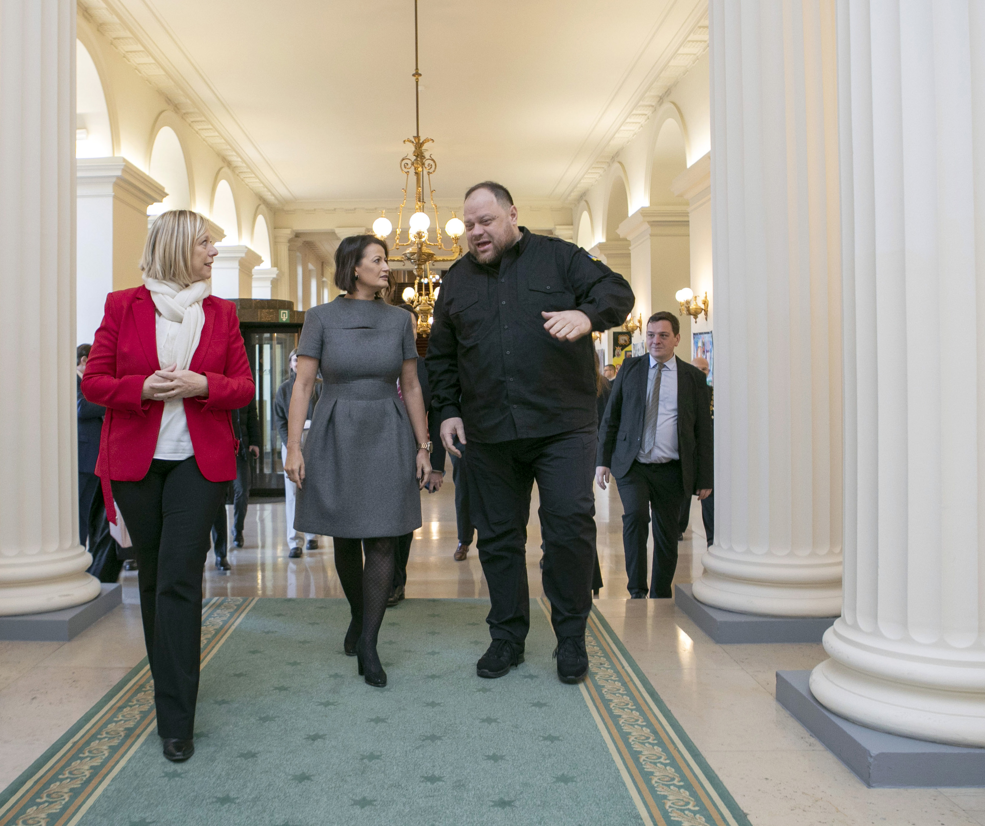  Bezoek van de voorzitter van het Parlement van Oekraïne