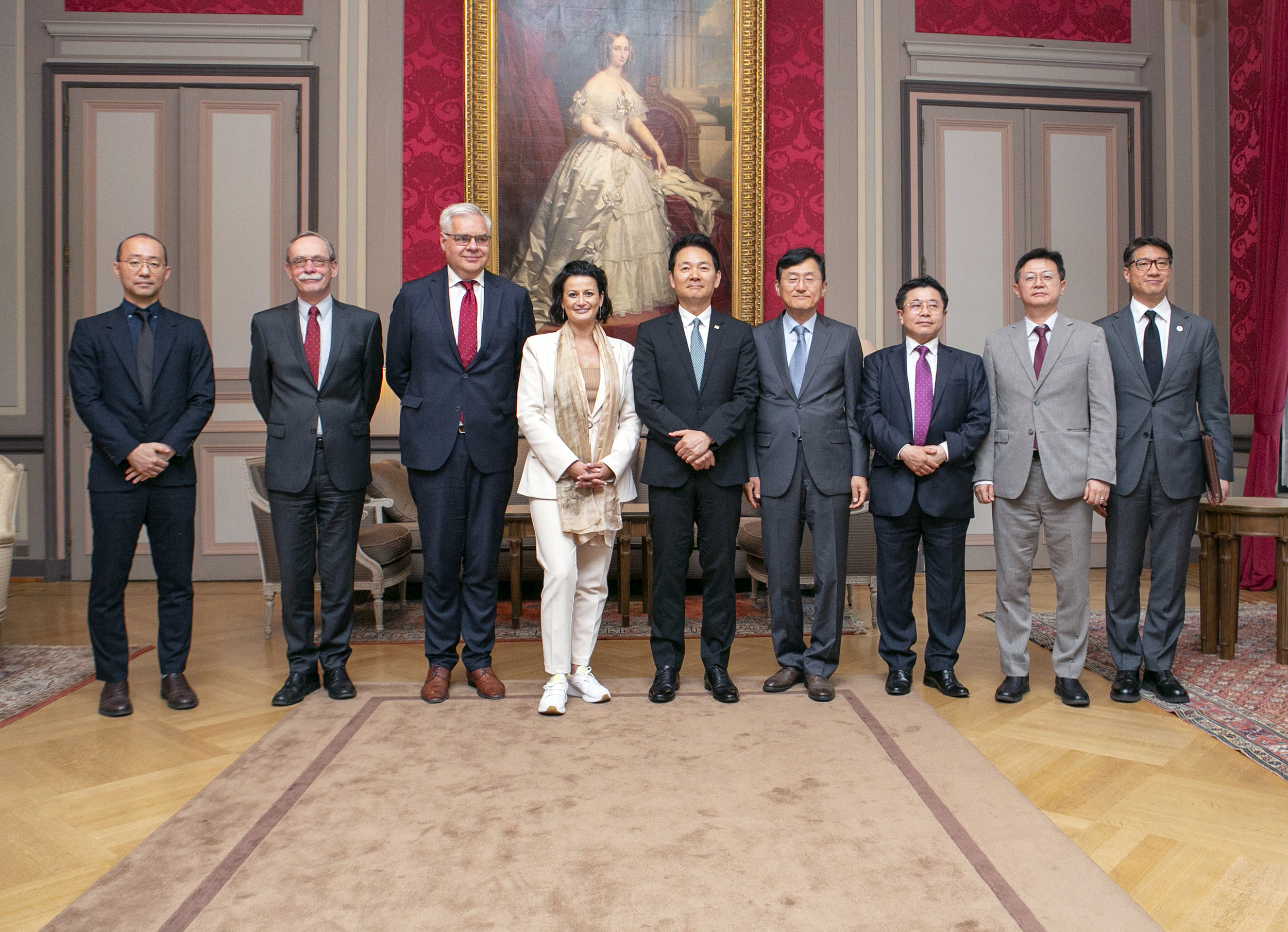  Bezoek van de heer Jang, speciale gezant van de President van de Republiek Korea