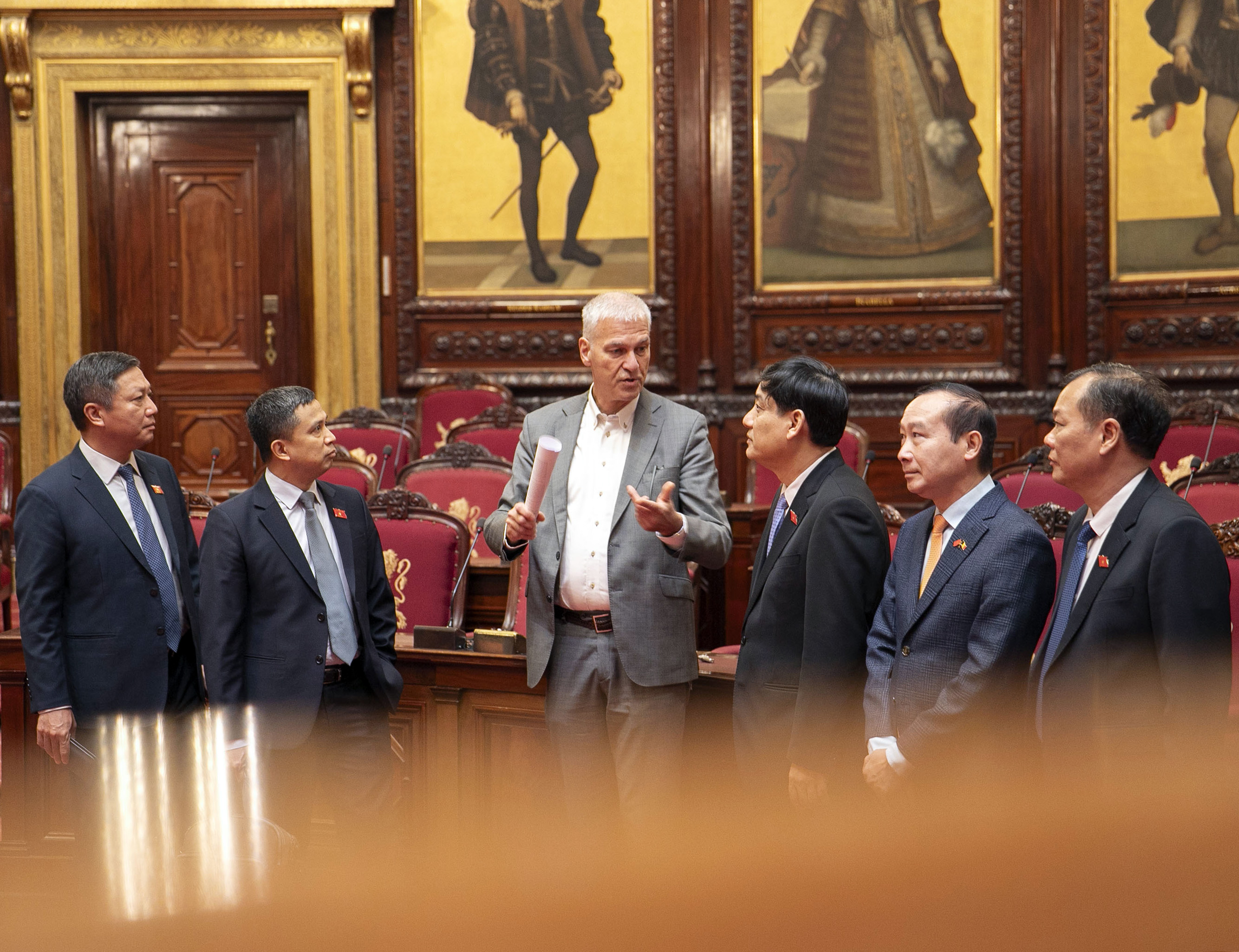  Vietnamese delegatie op bezoek in de Senaat