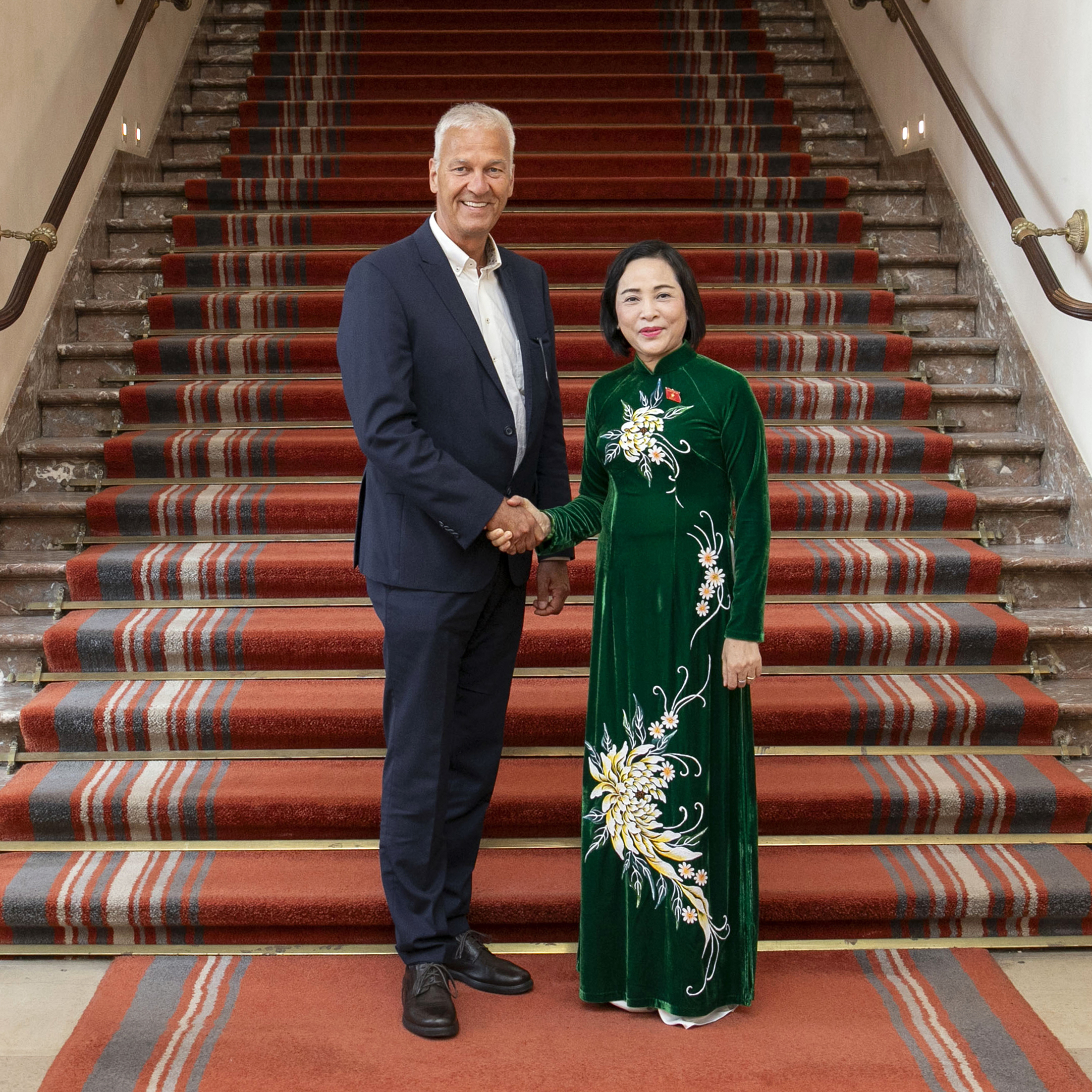  Bezoek van een Vietnamese parlementaire delegatie