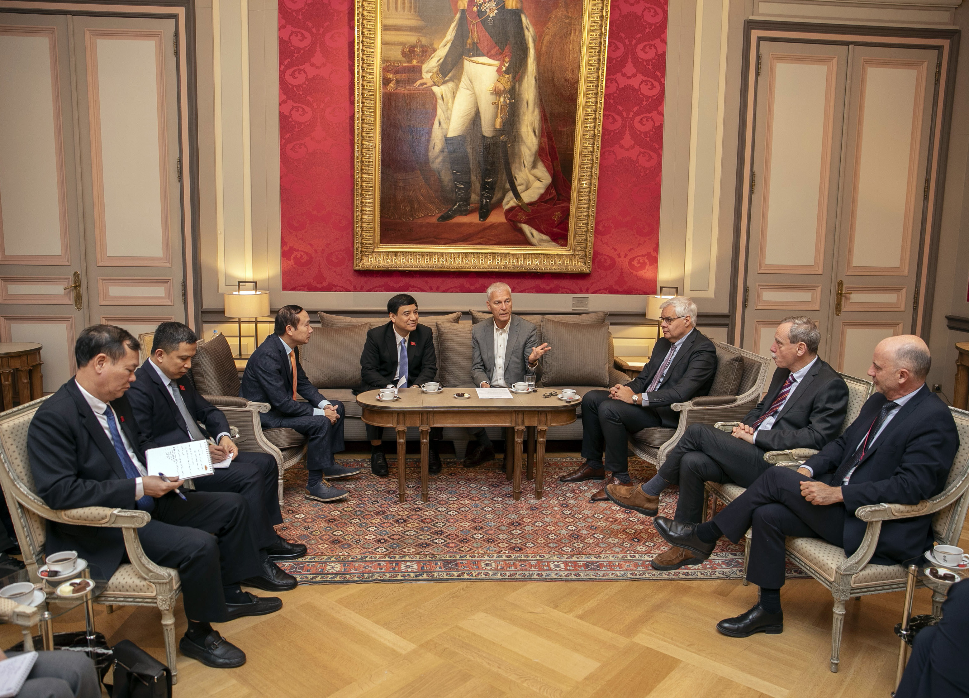 Vietnamese delegatie op bezoek in de Senaat