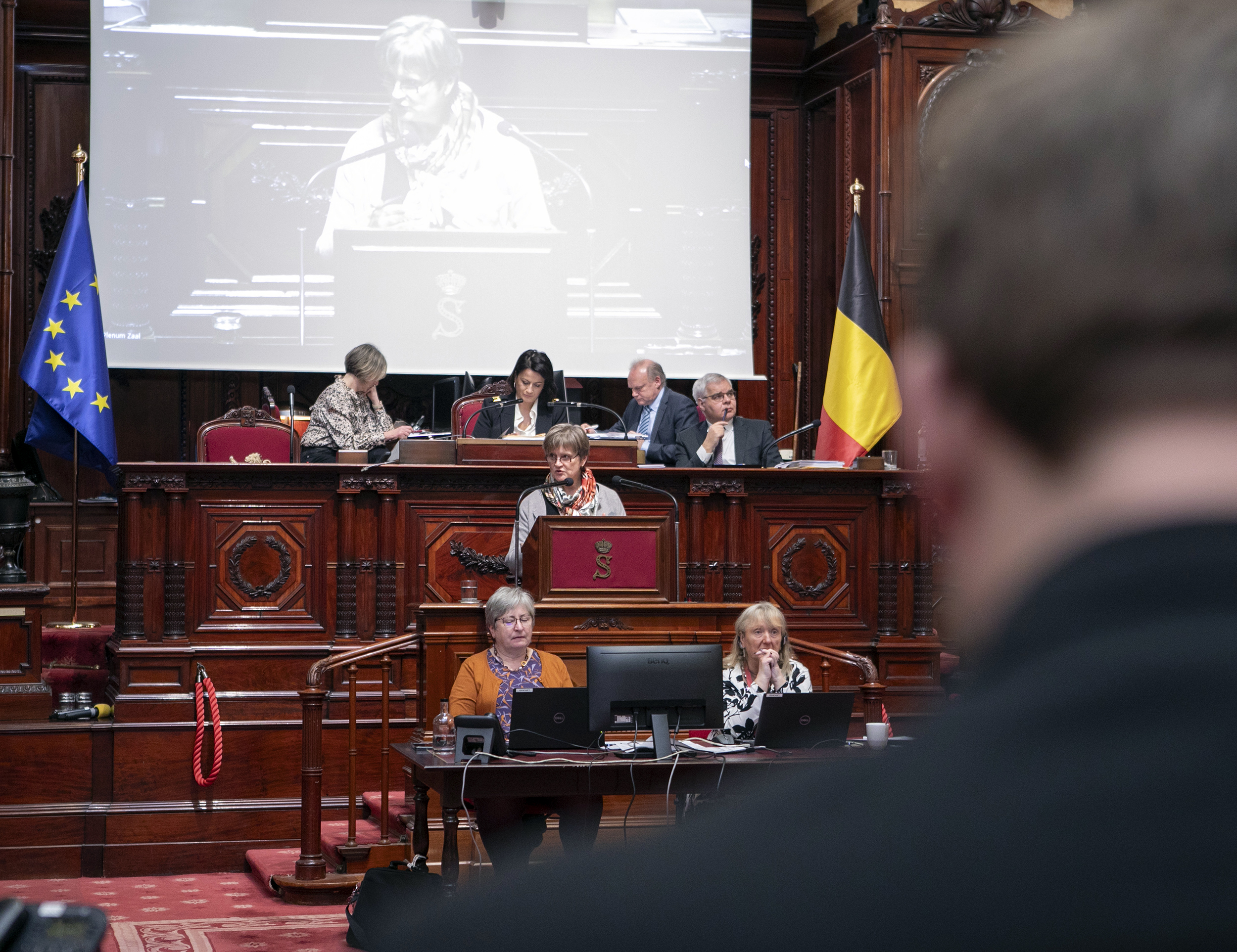  Senaat keurt informatieverslag over lichamelijke zelfbeschikking en het tegengaan van obstetrisch geweld goed